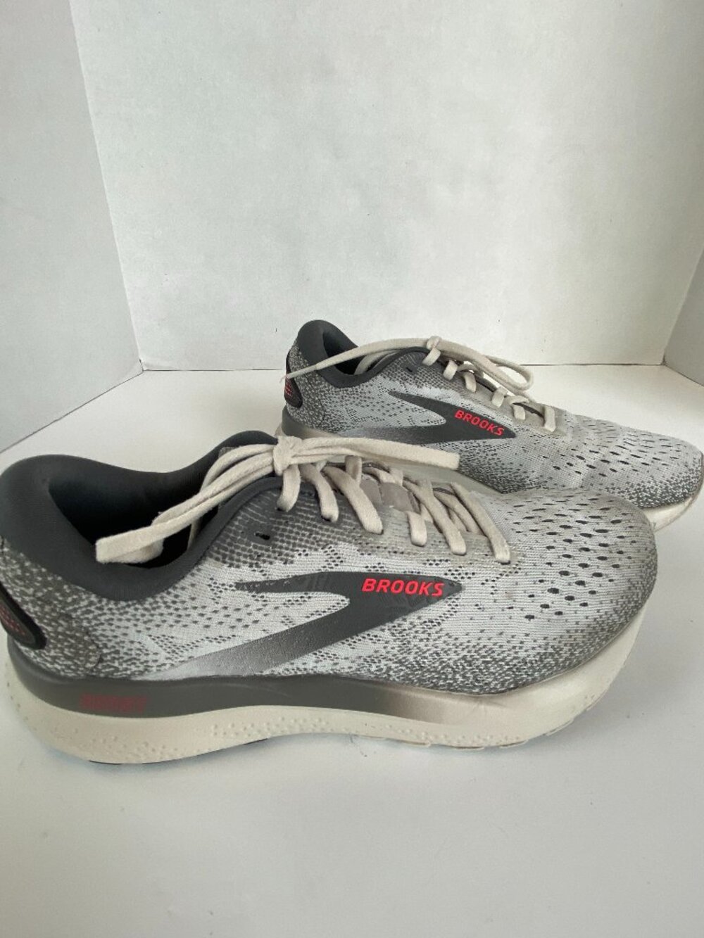 Brooks Ghost 16 Women's 7.5 B Gray Gargoyle Pink Running shoes 1204071B006